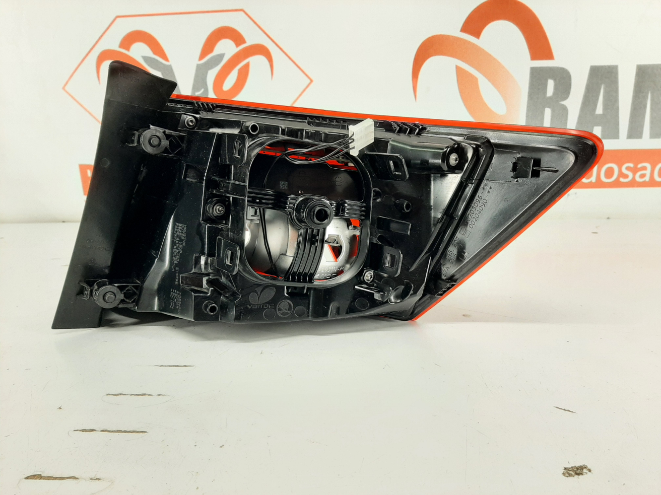 Skoda Karoq taga tuli / rear light - pilt 2