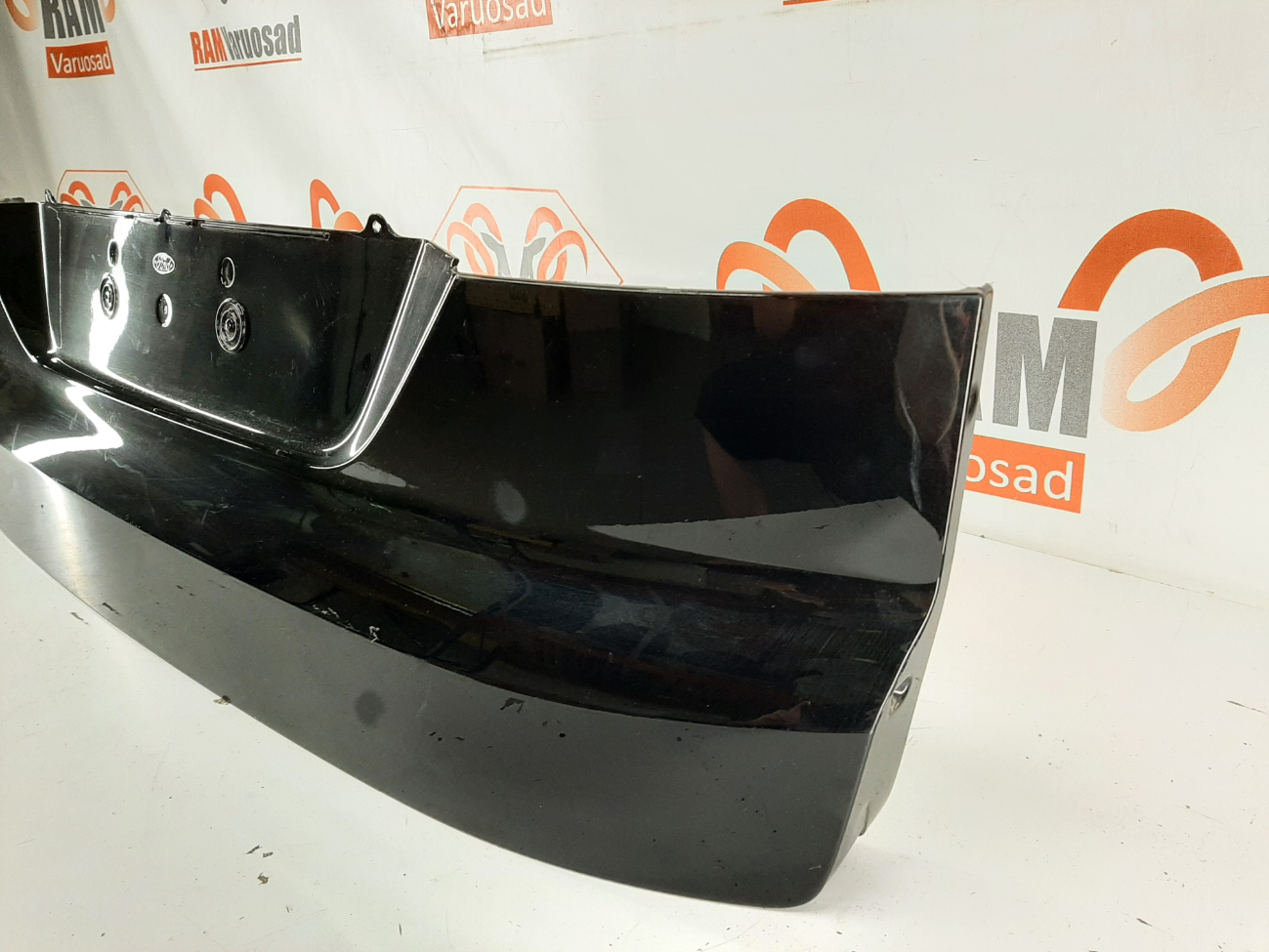 Ford Mondeo tagaluugi plastik / rear trunk lid plastic - pilt 3