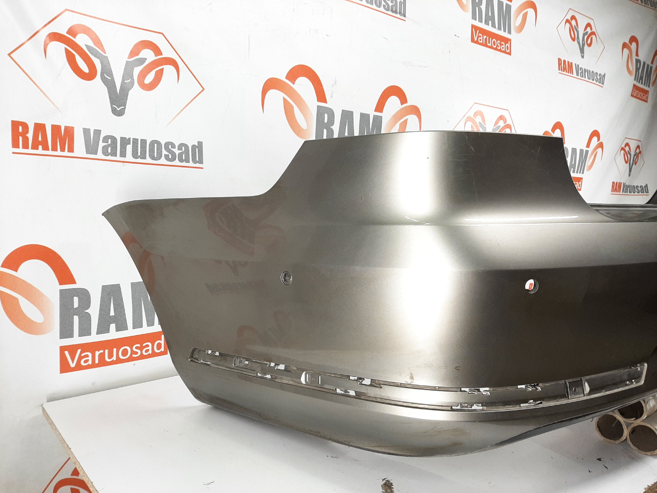 VW Passat B7 taga stange / rear bumper - pilt 2