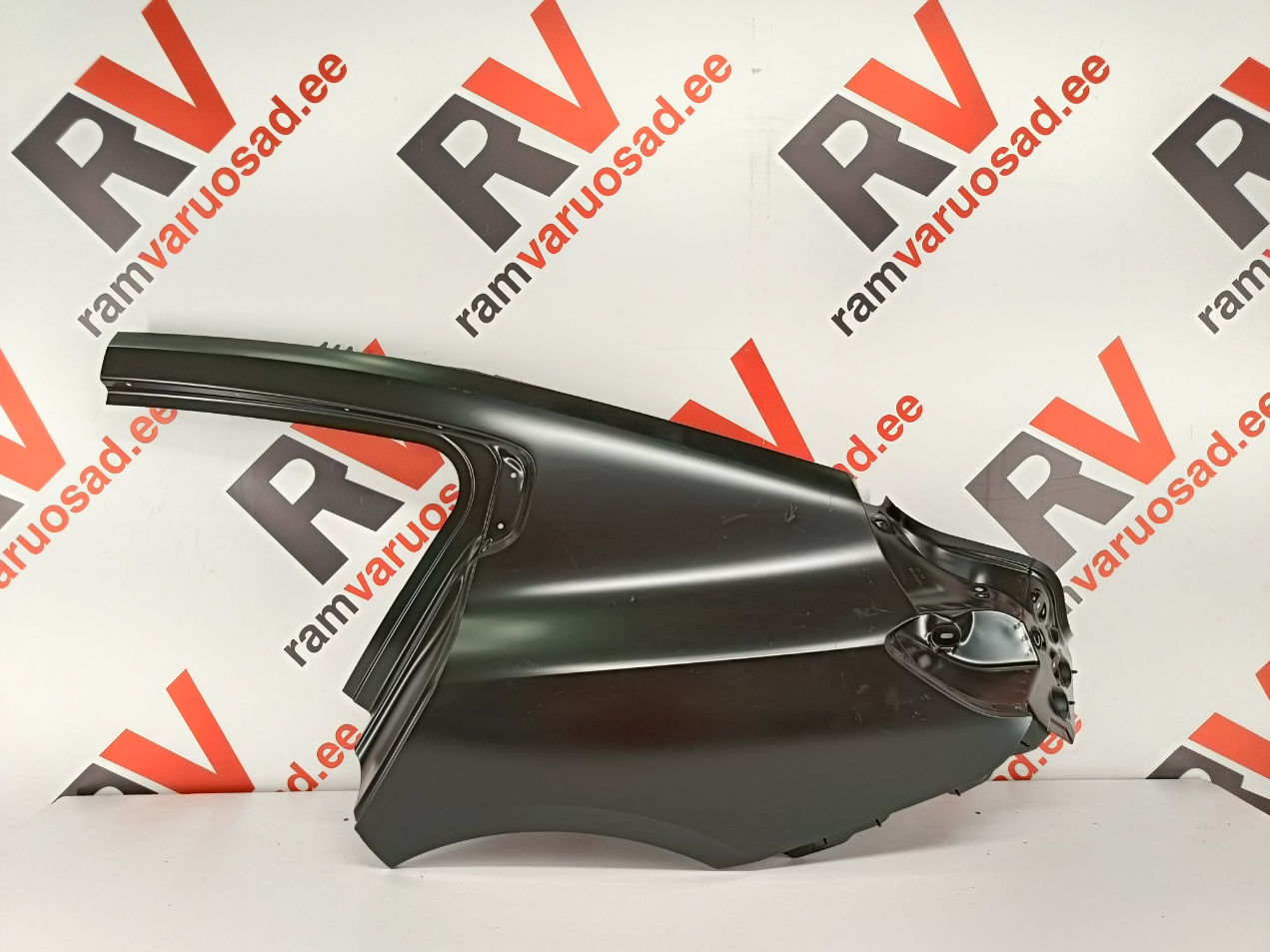 BMW 8 G16 tagatiib/ rear fender