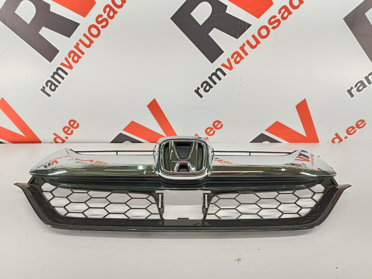Honda CR-V iluvõre/ front grille	