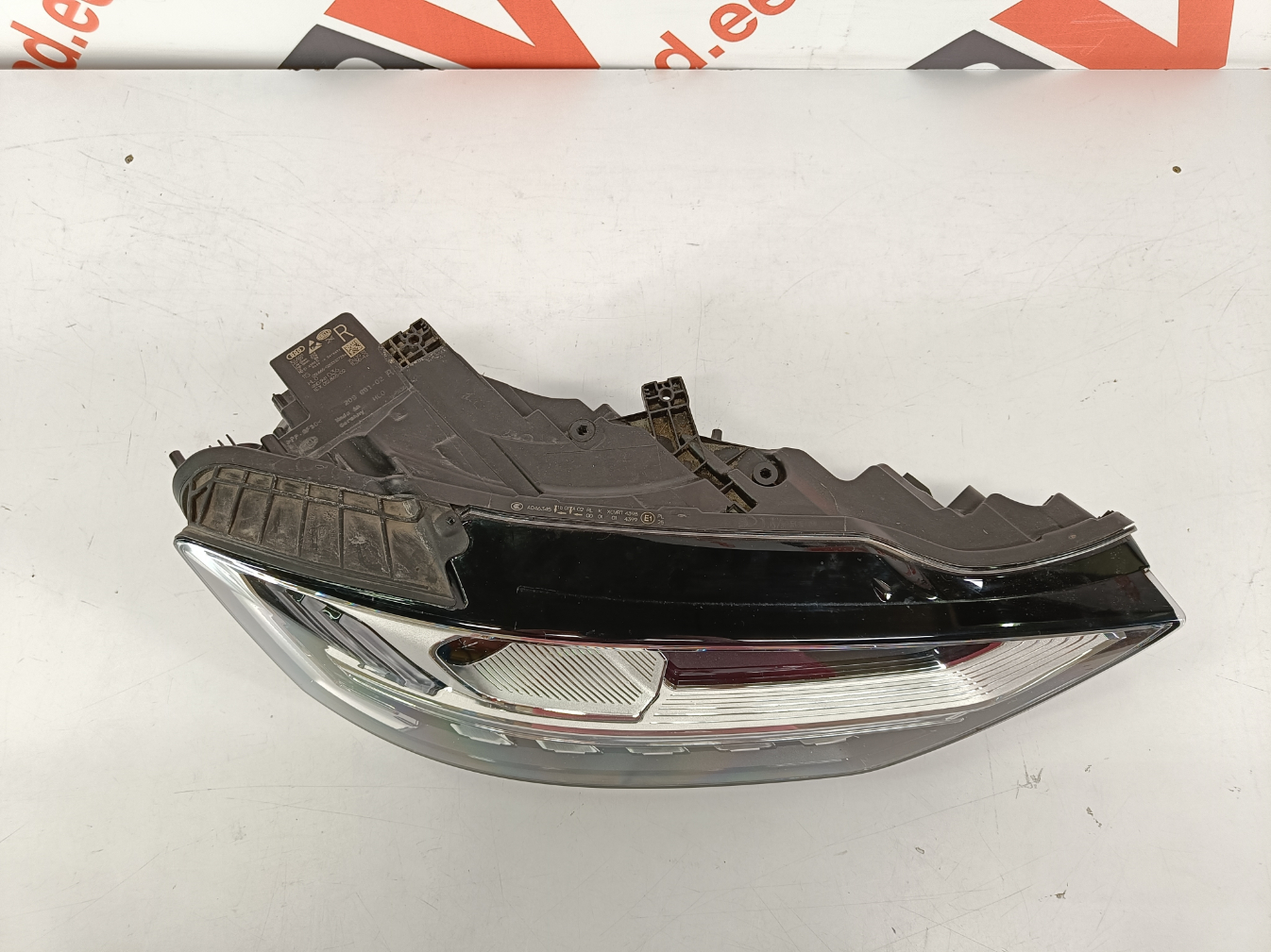 Audi A8 esituli / headlight - pilt 2