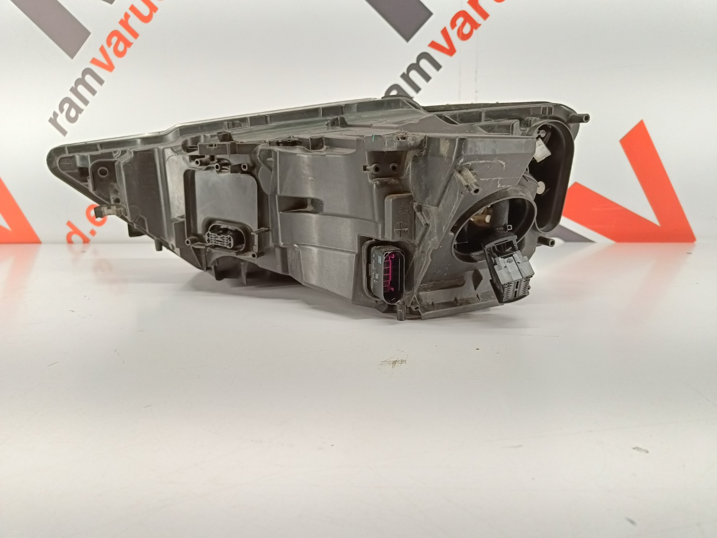 Audi A8 esituli / headlight - pilt 3