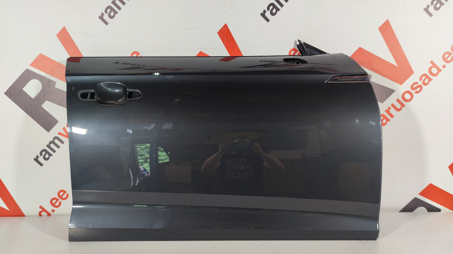 Audi A5 esiuks / front door