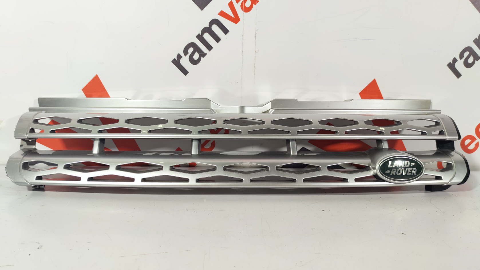 Land Rover Evoque esivõre / front grille