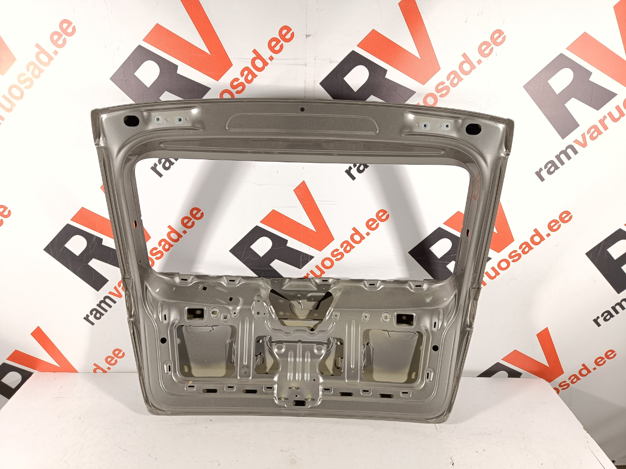 Skoda Fabia tagaluuk / trunk lid - pilt 4