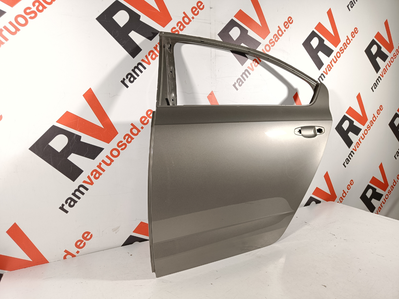 Skoda Octavia tagauks / rear door - pilt 2