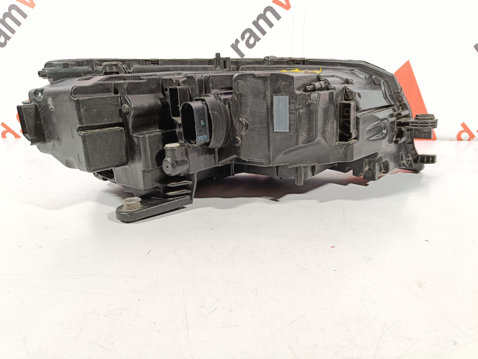Skoda Octavia III esituli / headlight - pilt 3