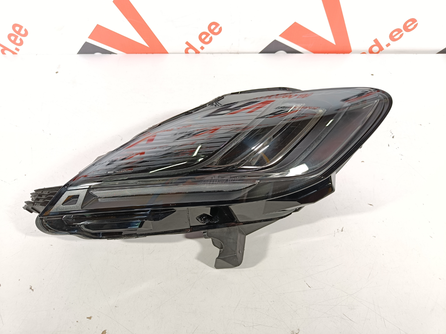 Jaguar F-Type esituli / headlight
