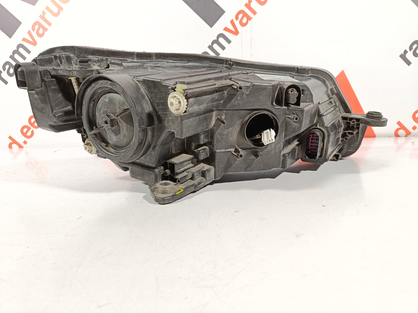 Skoda Superb esituli / headlight - pilt 3