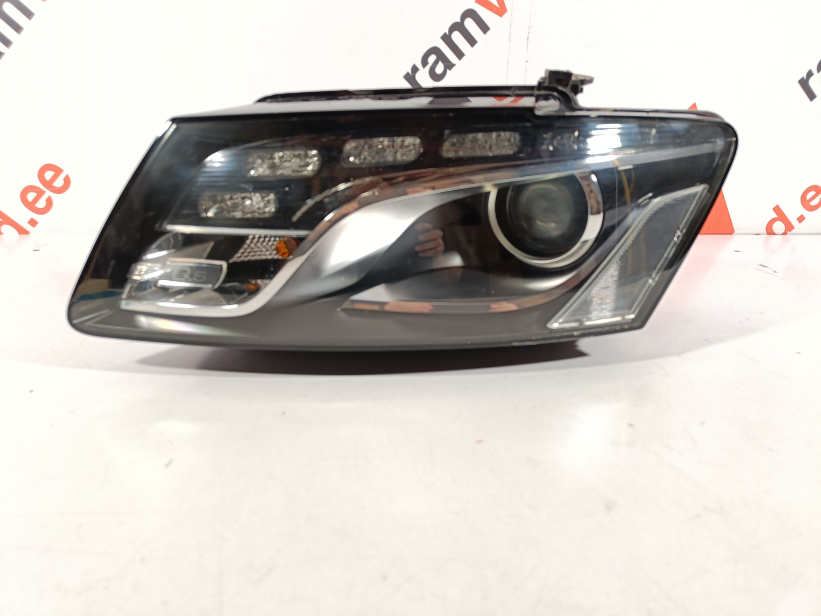 Audi Q5 esituli / headlight
