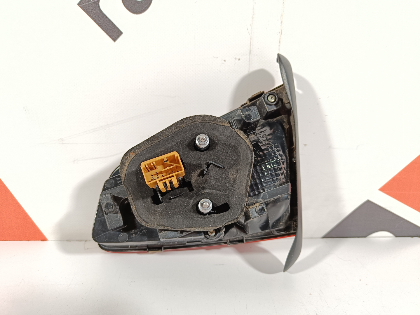 VW Passat B8 sedan luugituli / rear light - pilt 2