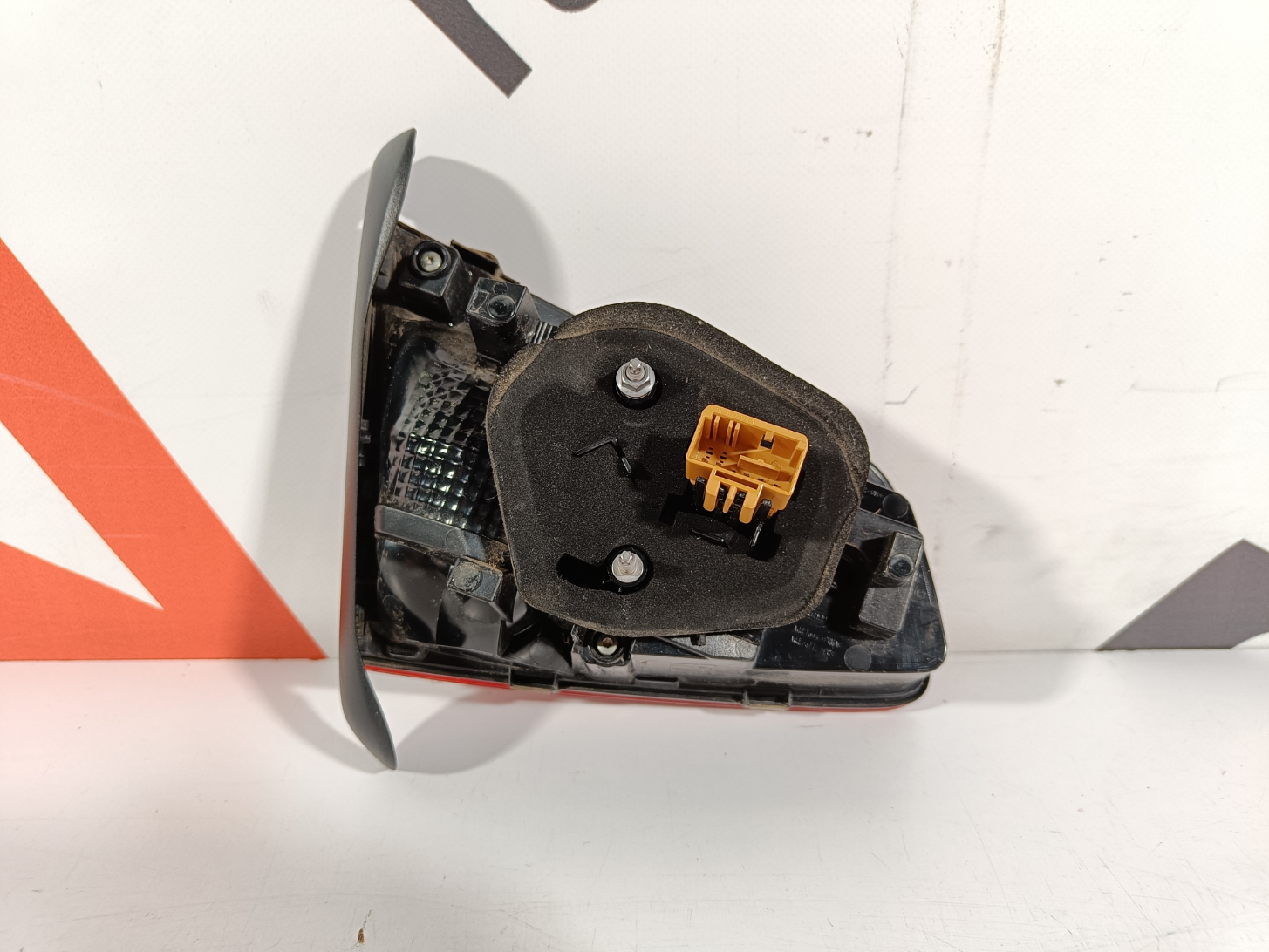 VW Passat B8 sedan luugituli / rear light - pilt 2