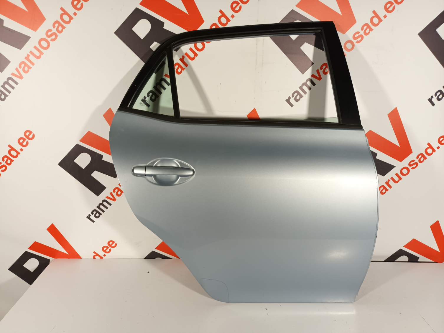 Toyota Auris tagauks / rear door 