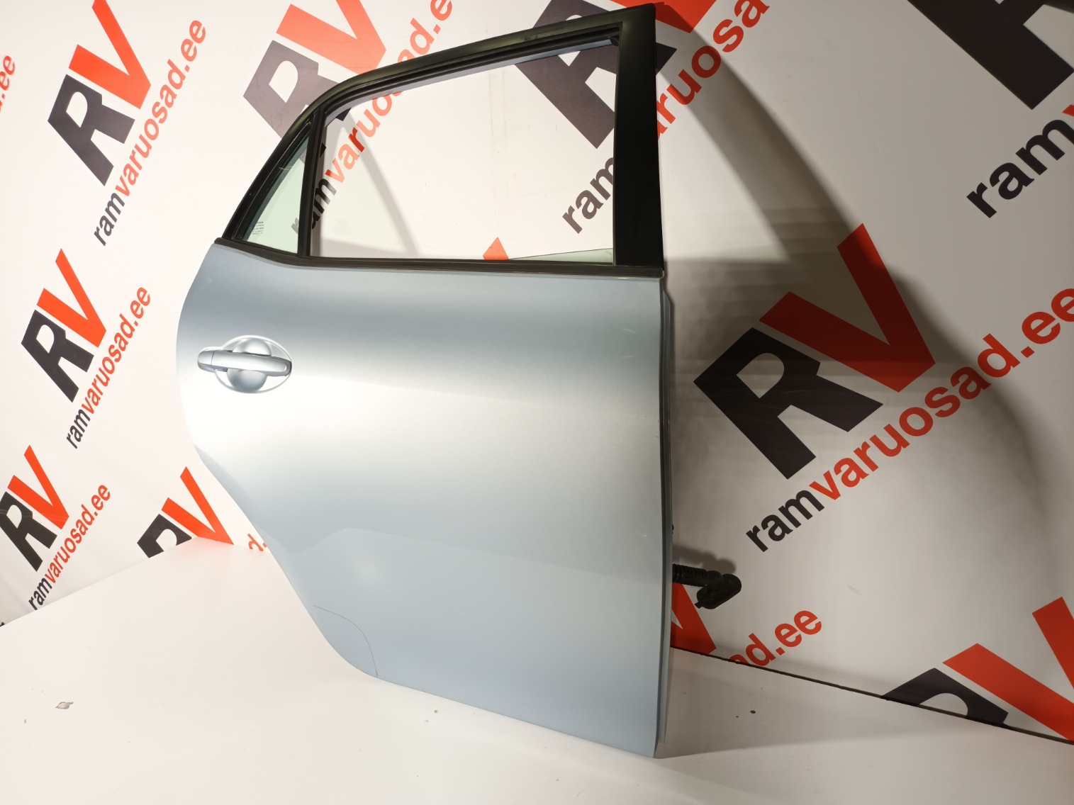 Toyota Auris tagauks / rear door  - pilt 3