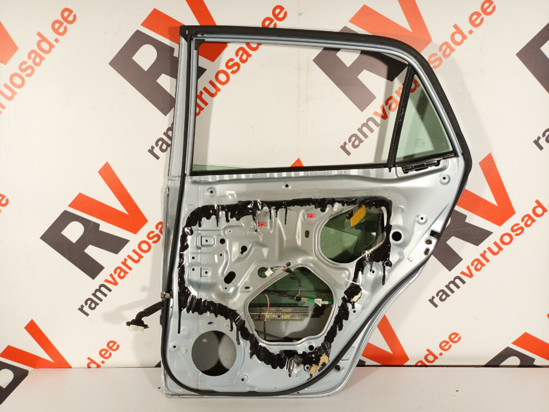 Toyota Auris tagauks / rear door  - pilt 4