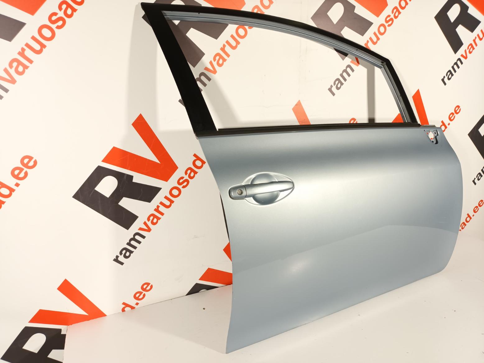 Toyota Auris esiuks / front door - pilt 2