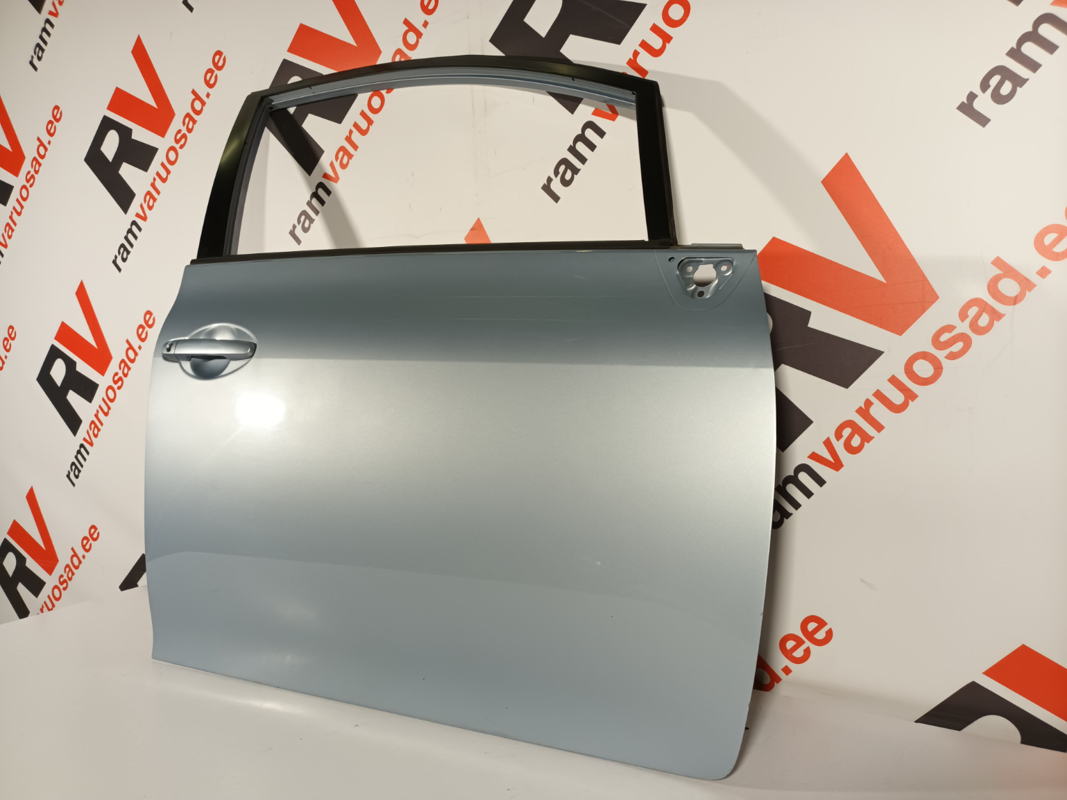 Toyota Auris esiuks / front door - pilt 3