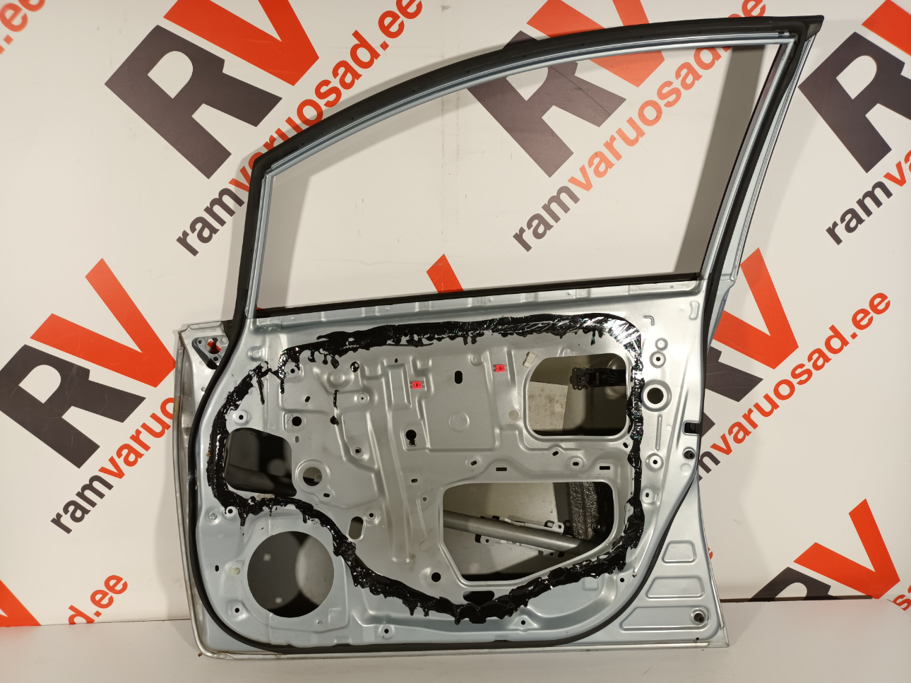 Toyota Auris esiuks / front door - pilt 4