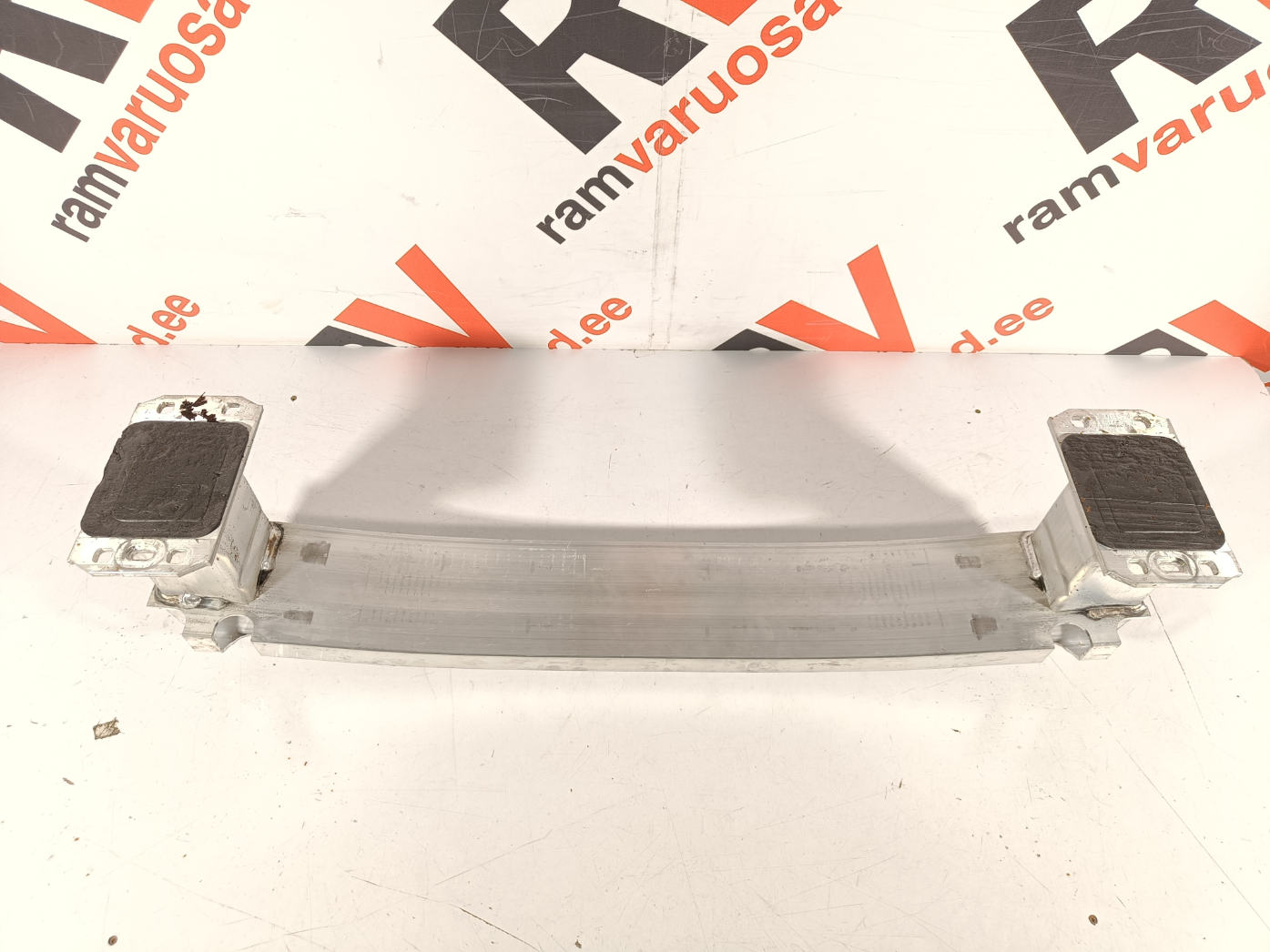 Audi E-Tron tagatala / rear support - pilt 2