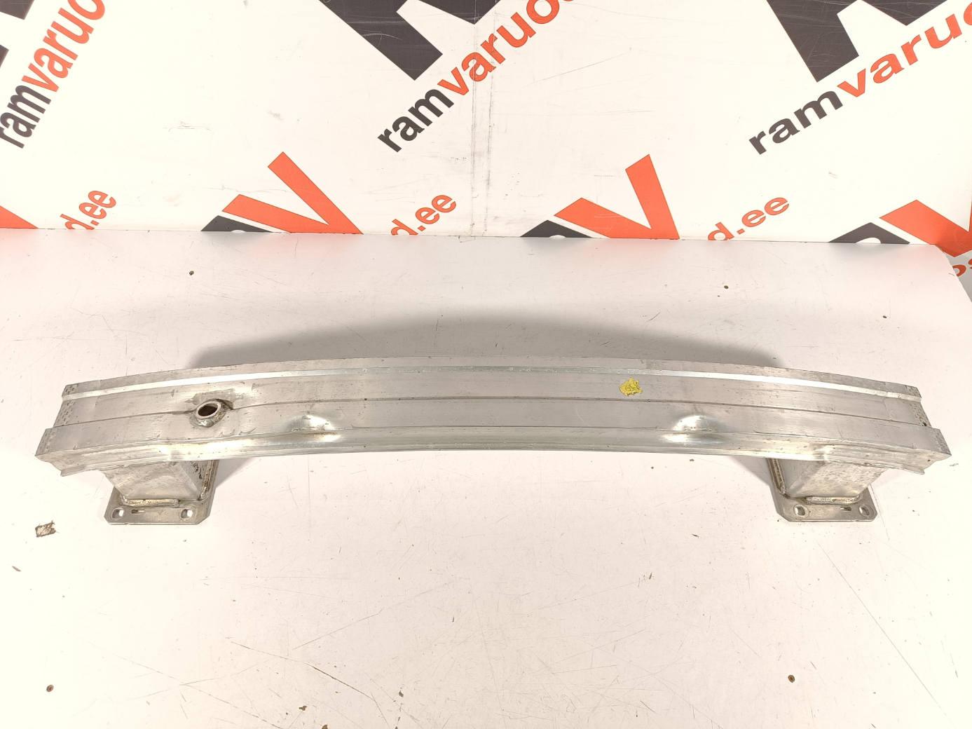 Audi A8 D5 tagatala / rear support