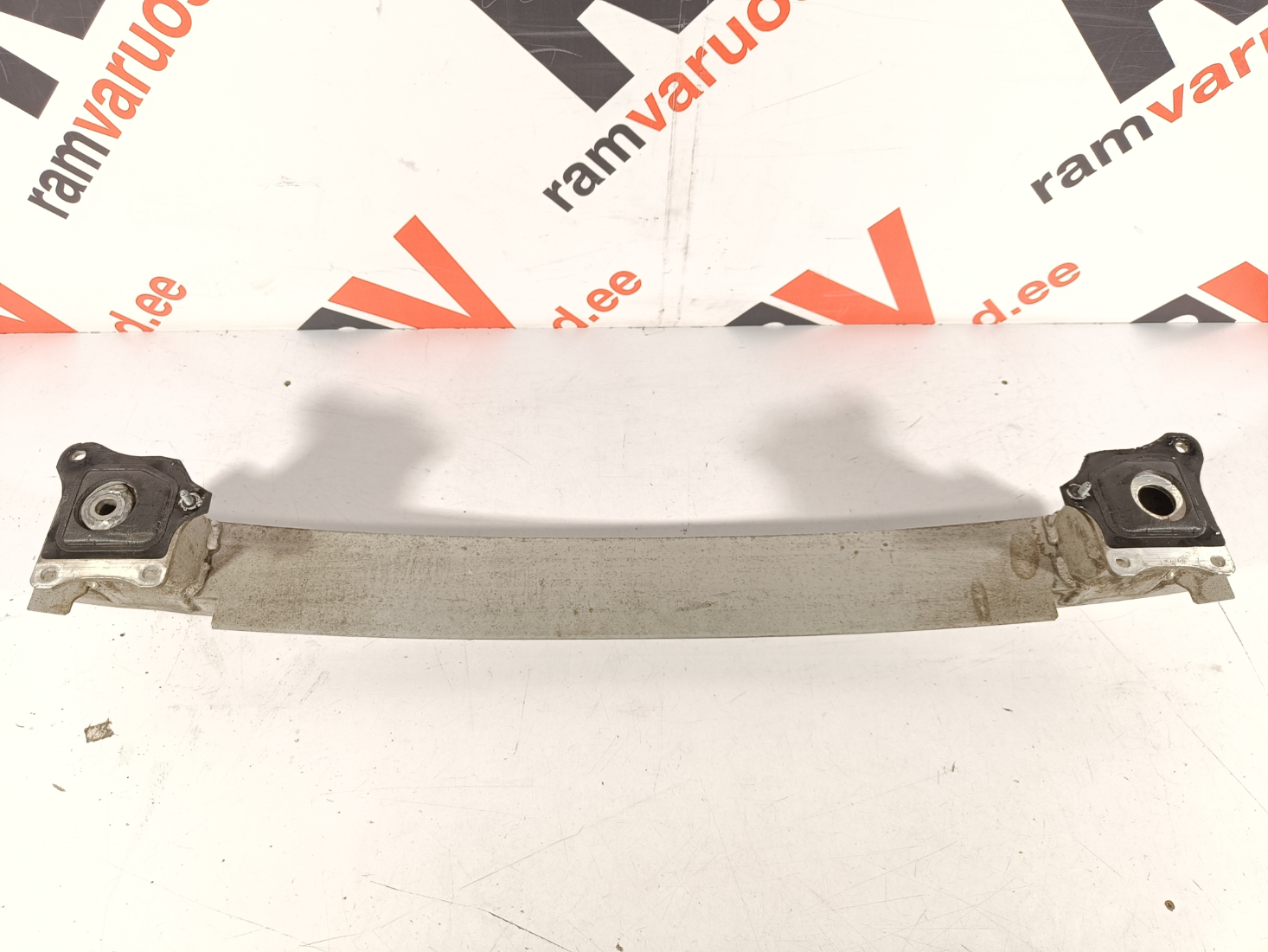 Audi A7  tagatala / rear support - pilt 2