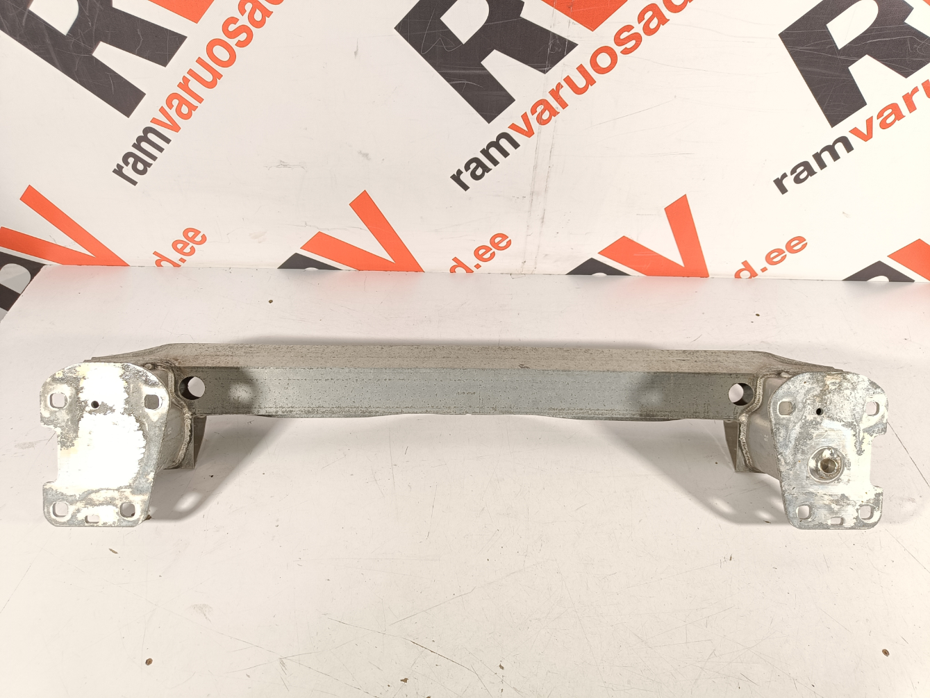 Audi Q7 tagatala / rear support - pilt 2