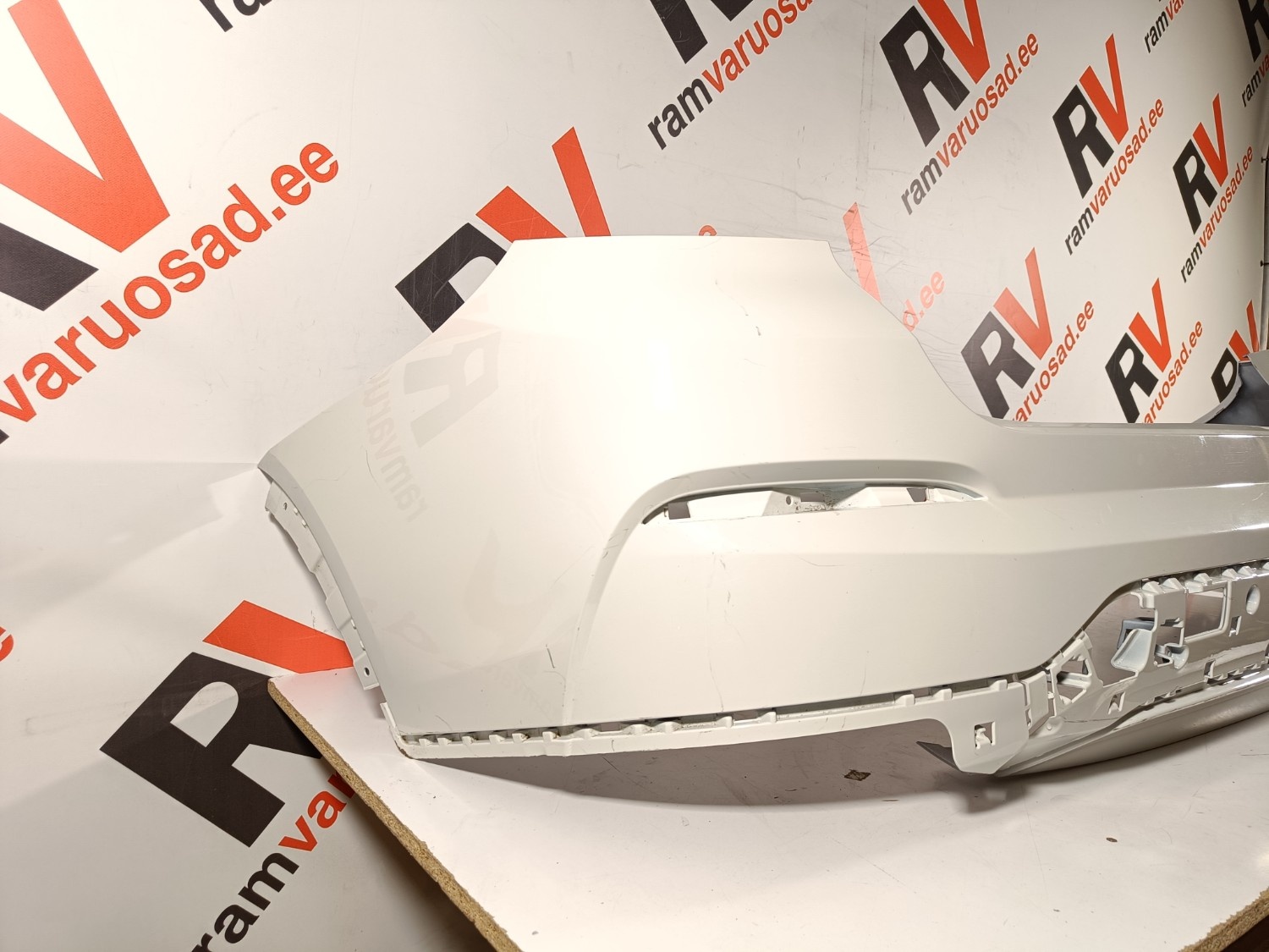 BMW X4 F26 tagastange / rear bumper - pilt 2