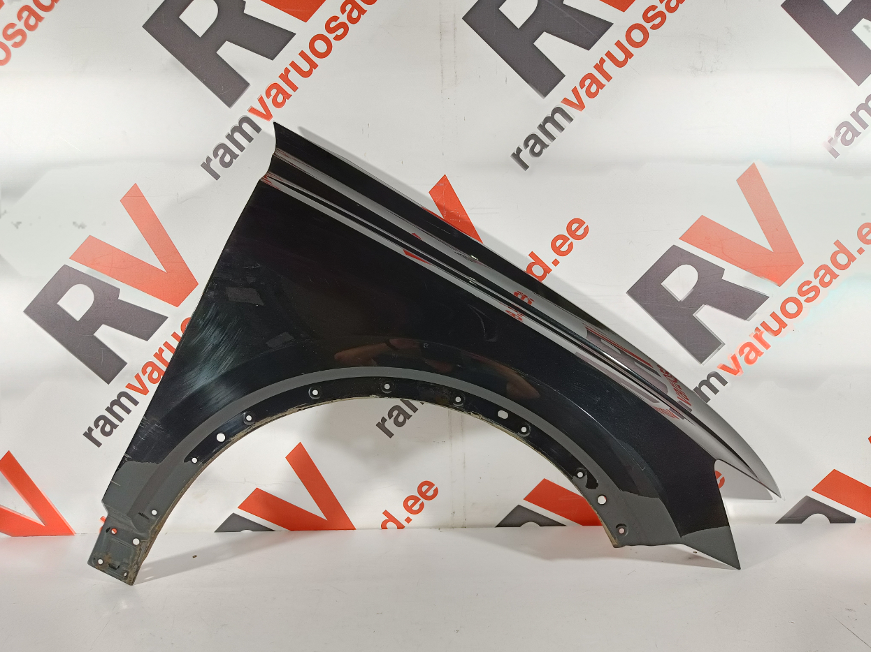 Audi Q8 esitiib / front fender