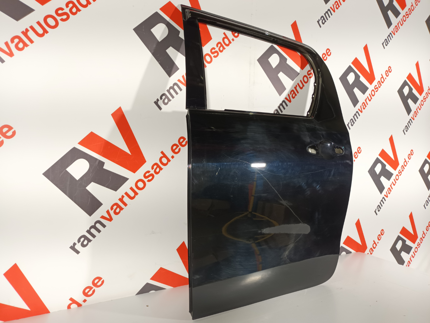 Toyota Hilux tagauks / rear door - pilt 2