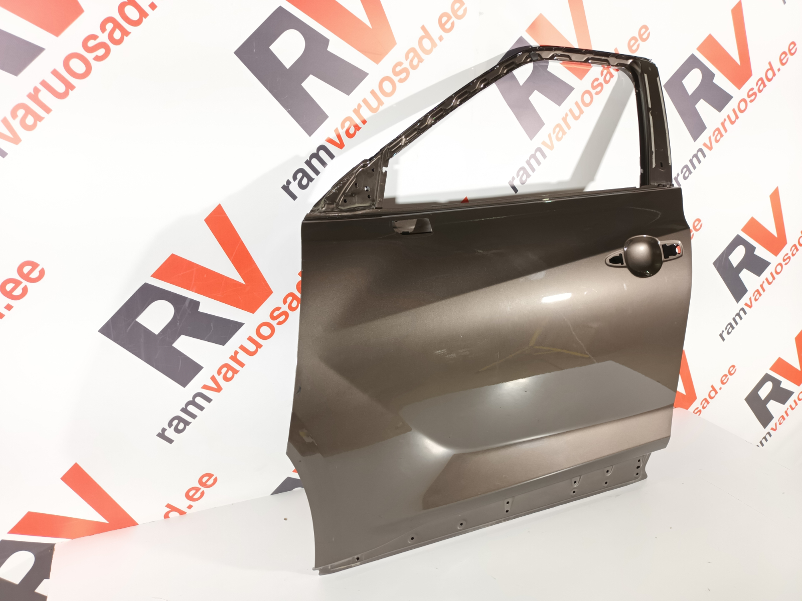 Nissan Juke esiuks / front door - pilt 2