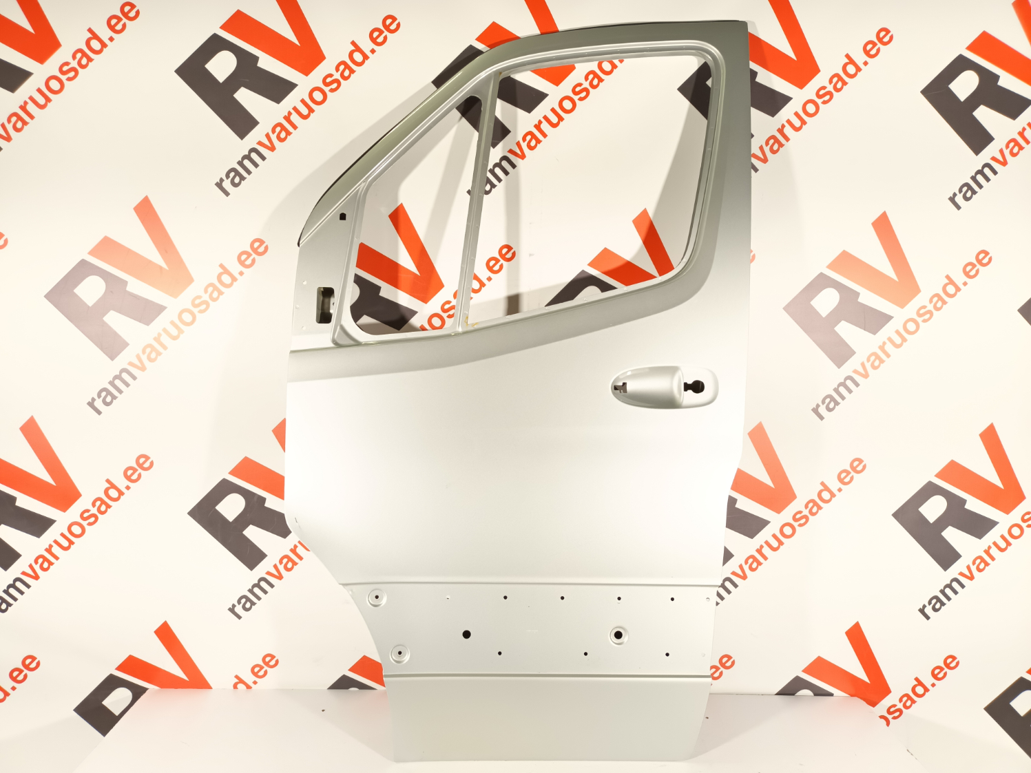 Mercedes Sprinter W910 esiuks / front door