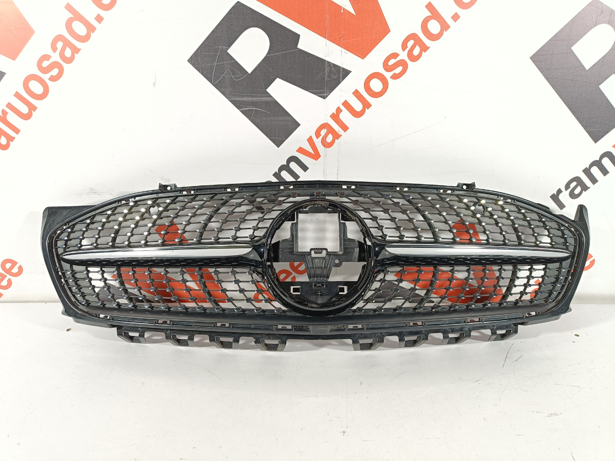 Mercedes CLA W118 Iluvõre / grille