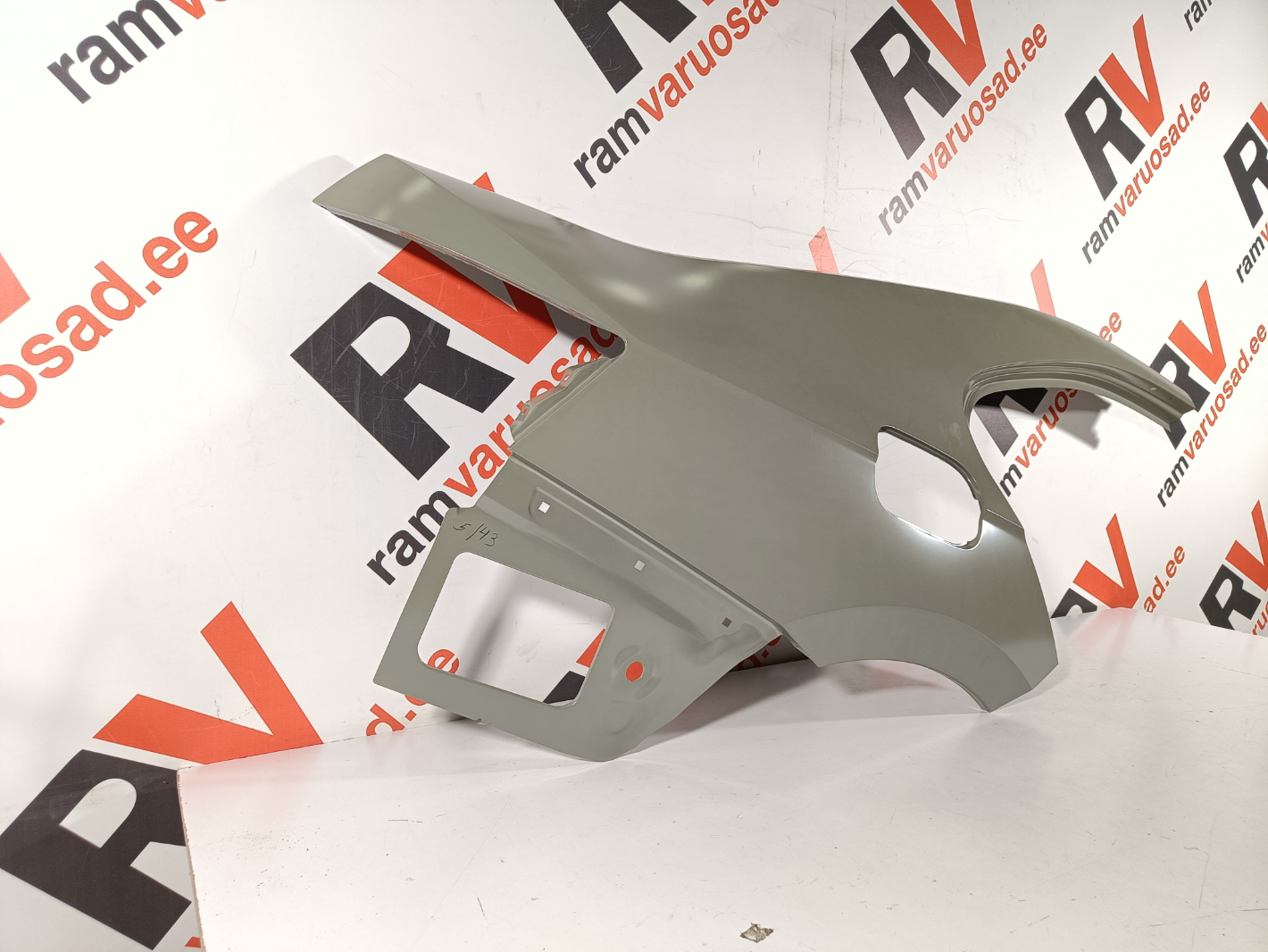 Skoda Superb tagatiib / rear fender - pilt 2