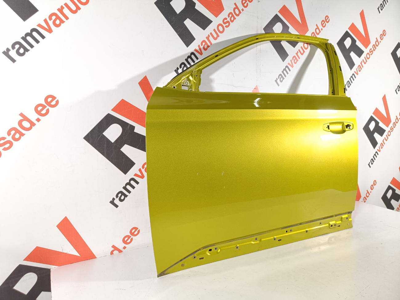 Skoda Superb esiuks / front doors - pilt 2