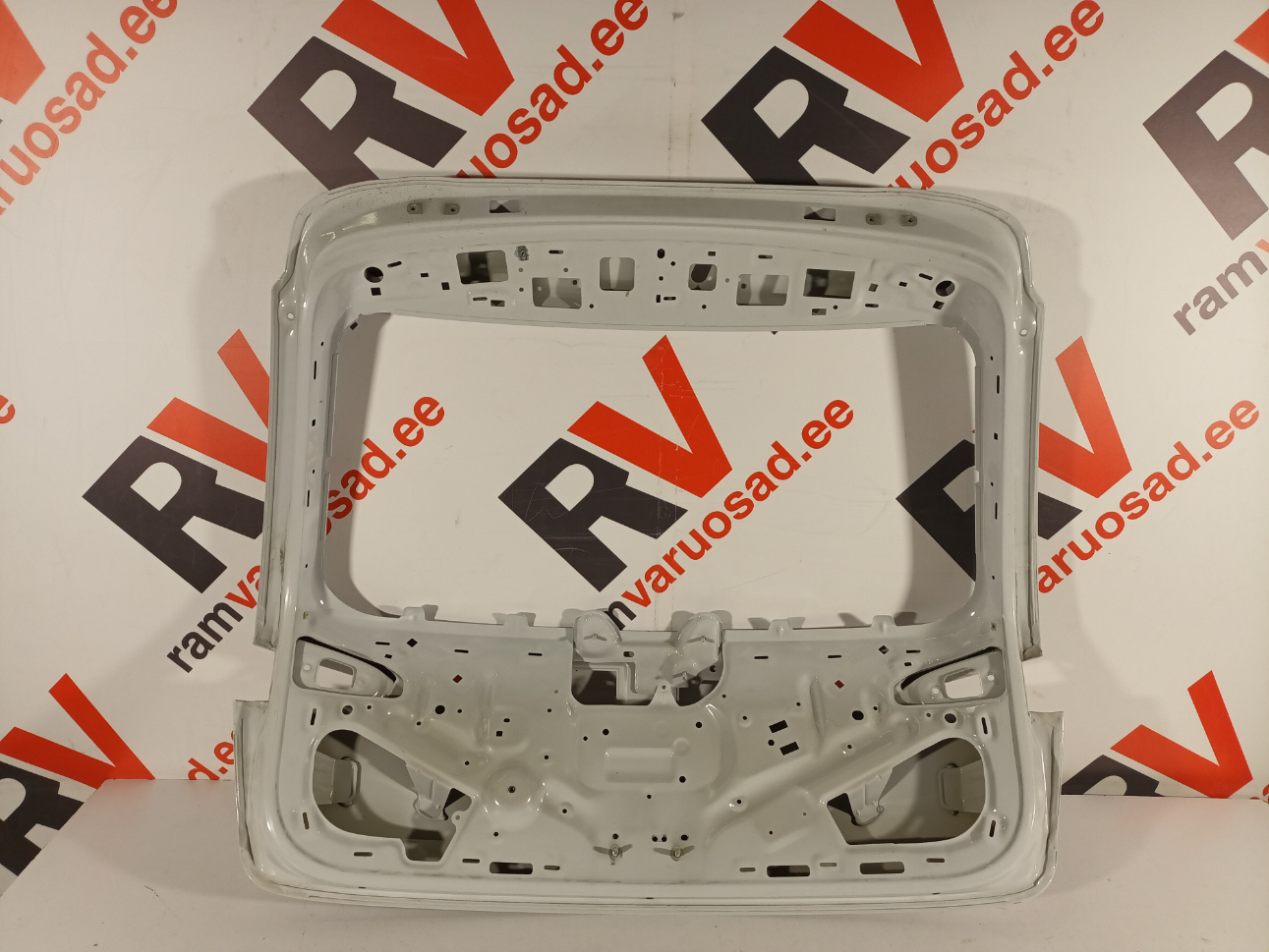 Skoda Scala tagaluuk / trunk lid - pilt 4