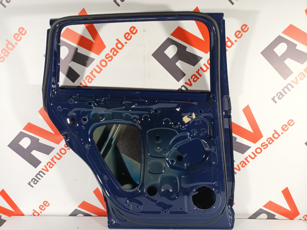 Skoda Kodiaq tagauks / rear door - pilt 4