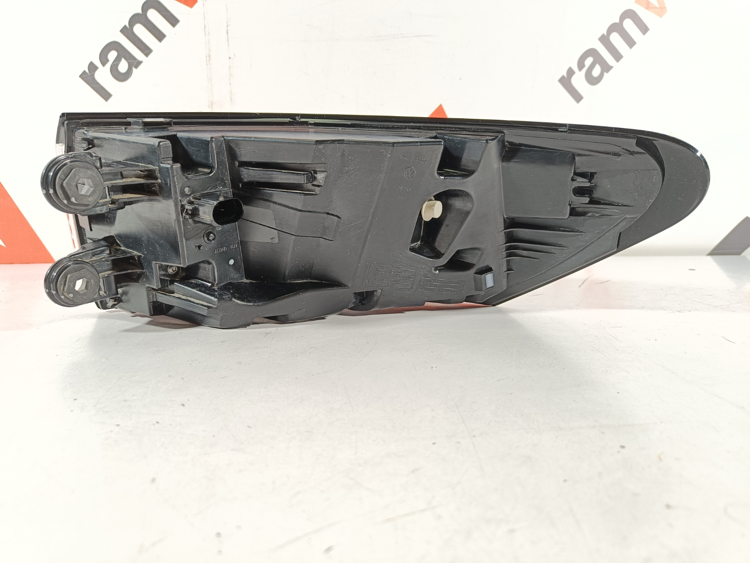 VW ID4 tagatuli / rearlight - pilt 2