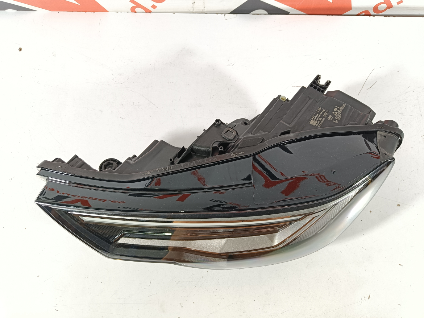 Audi A6 C8 esituli / headlight - pilt 2