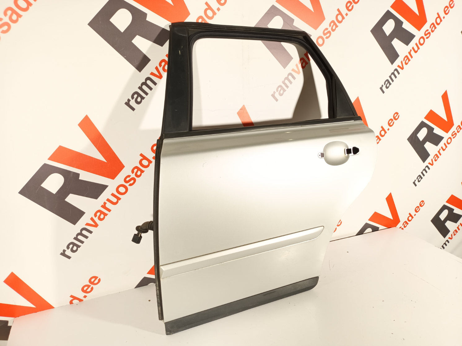 Volvo V50 tagauks / rear door - pilt 2