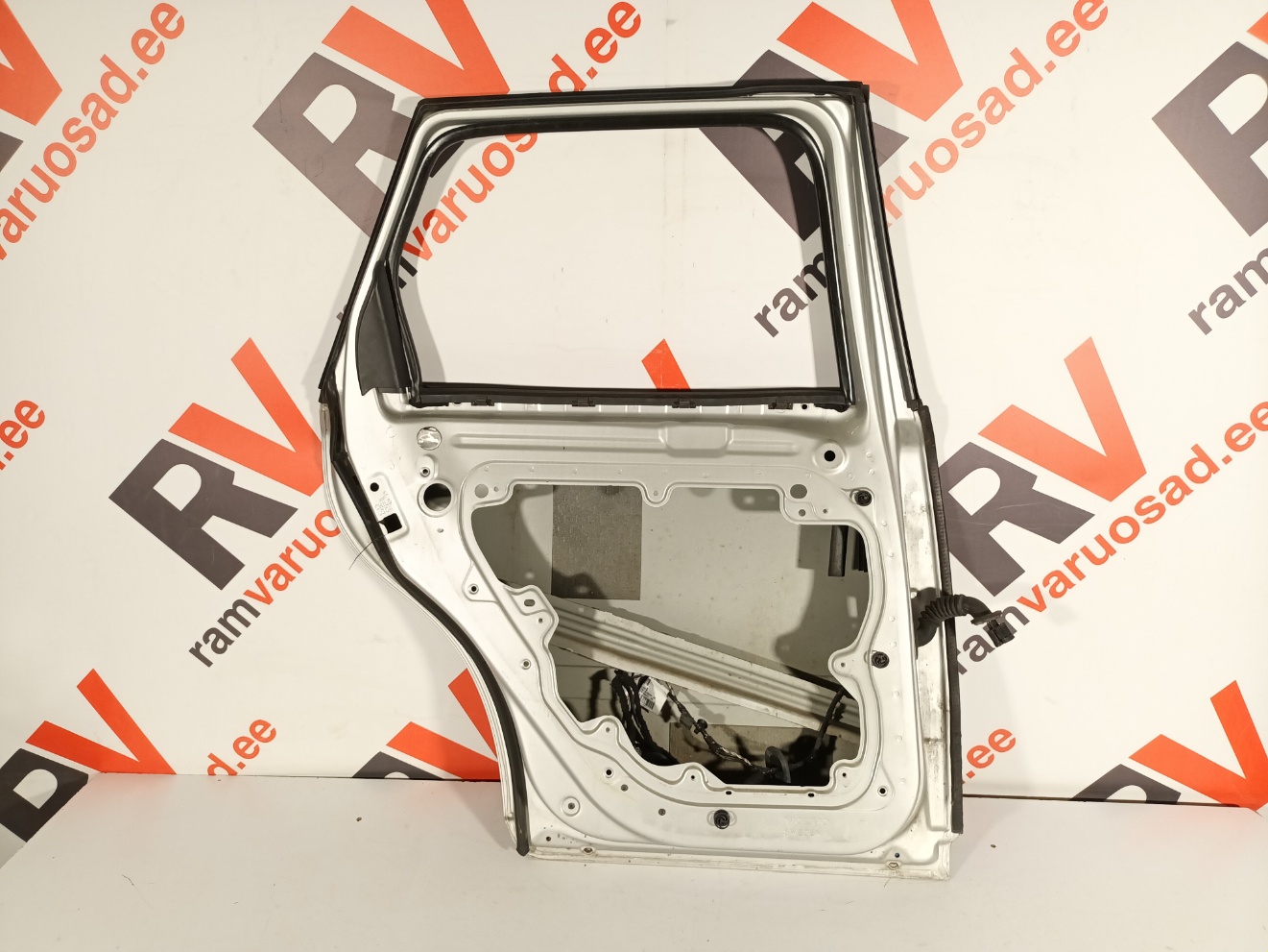 Volvo V50 tagauks / rear door - pilt 4