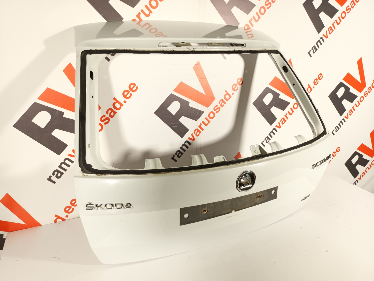 Skoda Octavia tagaluuk / trunk lid - pilt 2