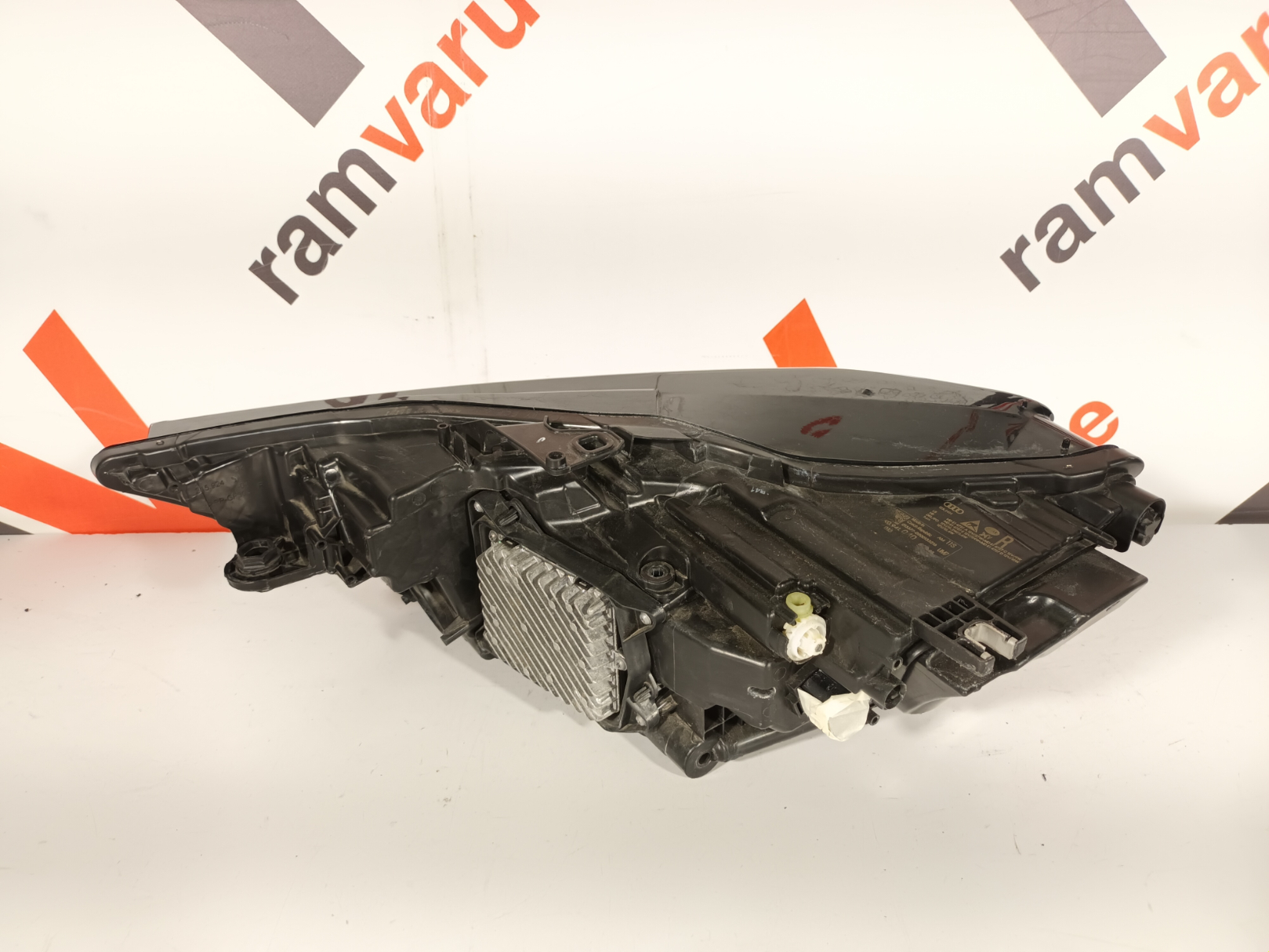 Audi A6 C8 esituli / headlight - pilt 3