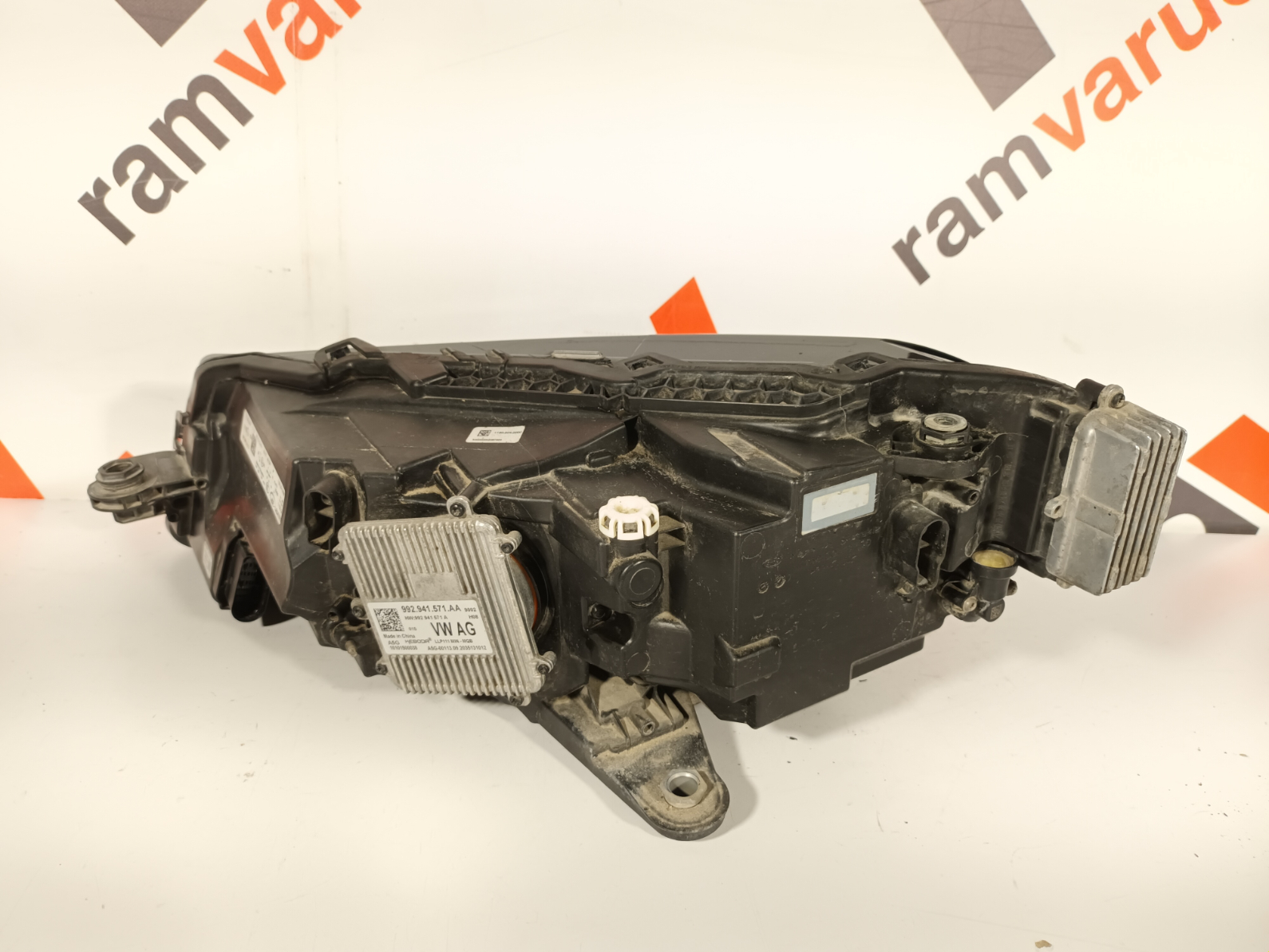 Skoda Superb 3 esituli / headlight - pilt 3