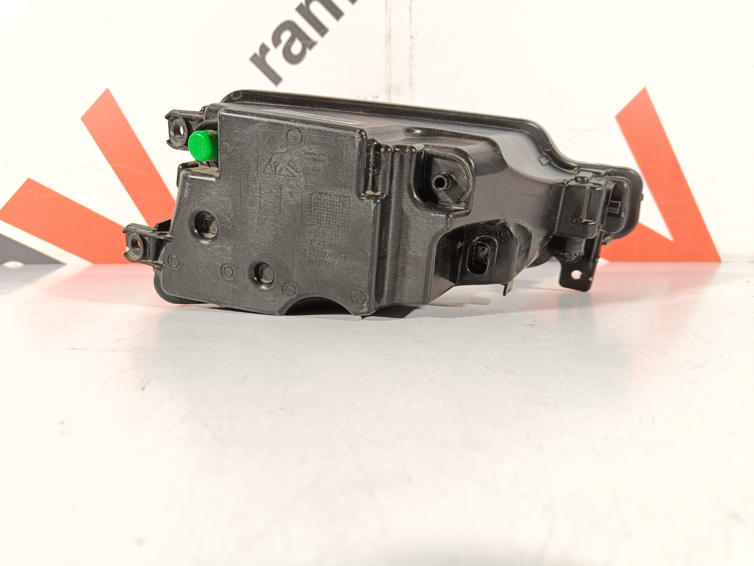 VW Passat B8 udutuli / fog light - pilt 2