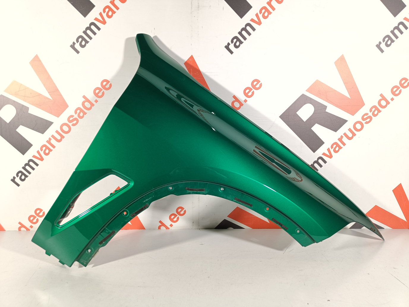 BMW X5 G05 esitiib / front fender