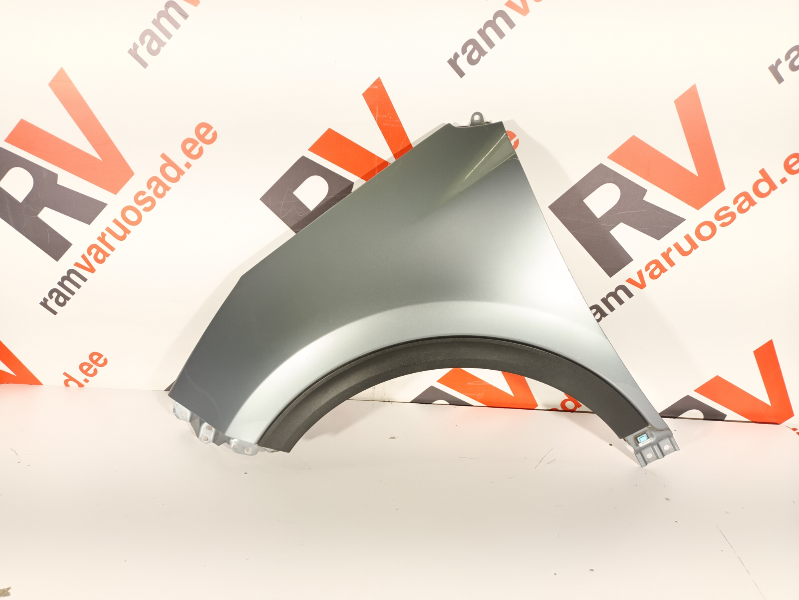 Kia Sportage esitiib / front fender