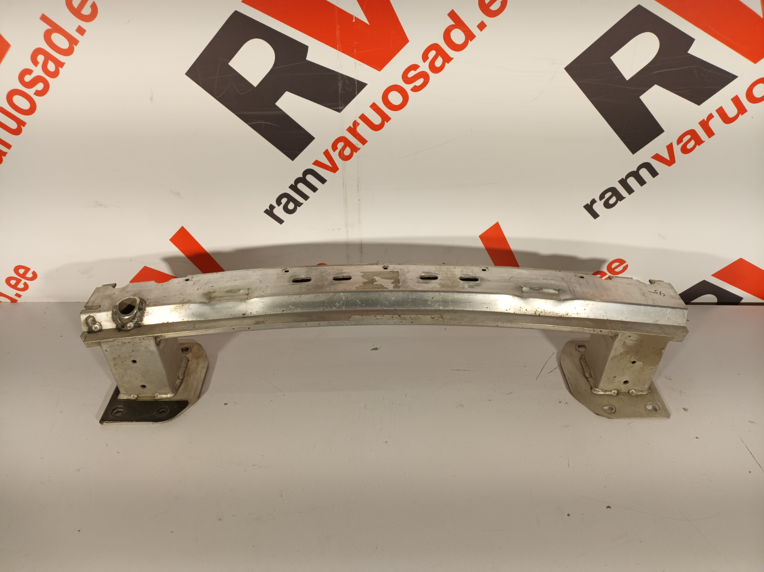 BMW X7 G07 tagatala / rear support - pilt 2