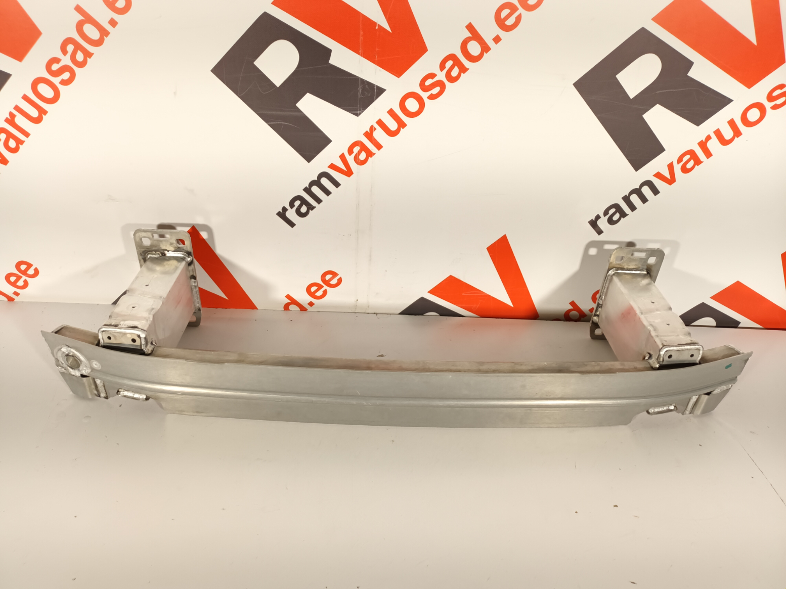 Audi Q7, Q8 esitala / front support
