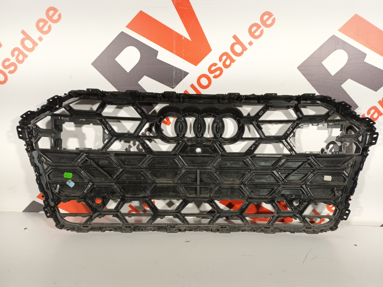Audi A6 C8 iluvõre / grille - pilt 2